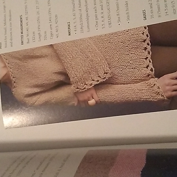 VOGUE Knitting Book 50 Simple Stylish Designs - Picture 9 of 9